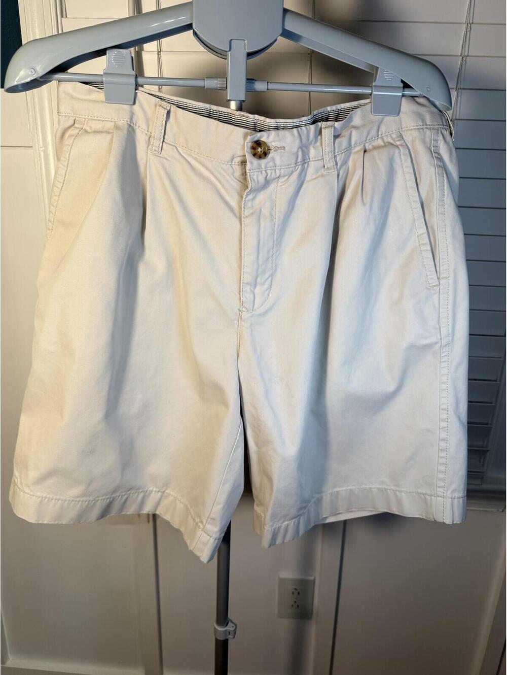 Tommy Hilfiger Men's 35 Khaki Chino Shorts Custom Fit Flat Front 100% Cotton